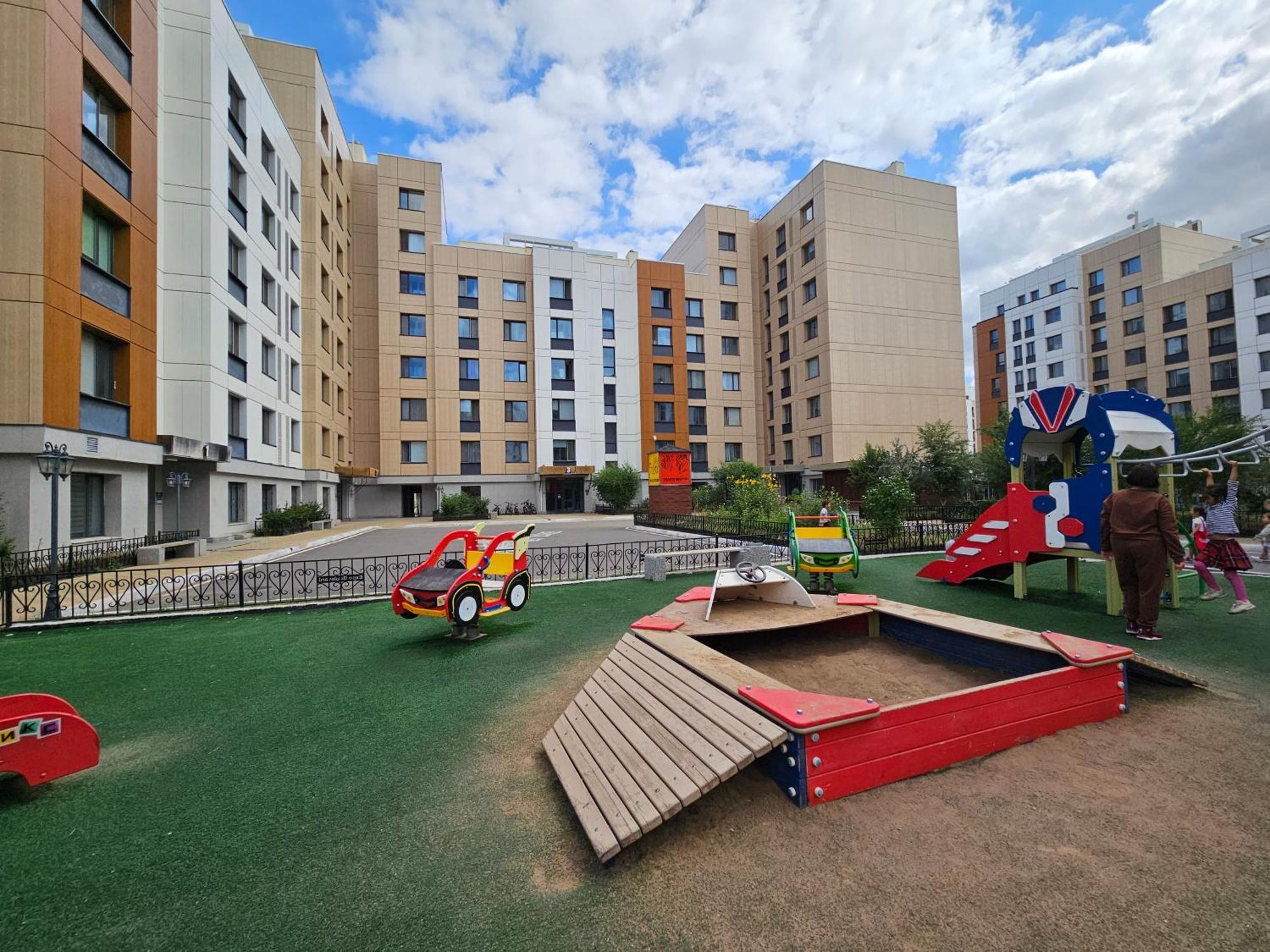 Ernaz Plus Apartments-Expo-Boulevard 130 Αστάνα Εξωτερικό φωτογραφία